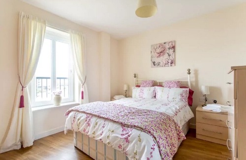 Newhaven Apartment | Stylish Sea view Apartment
