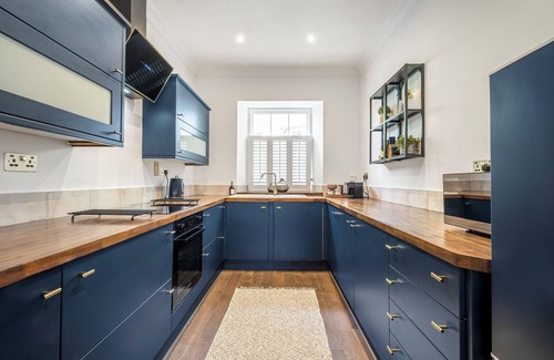 Newcastle-upon-Tyne Apartment | Stylish & Spacious City Apartment (Sleeps 6)