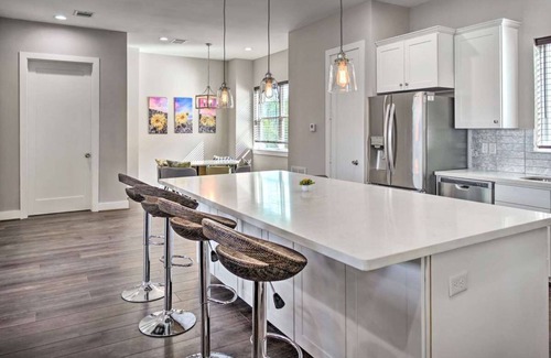 Riverside Terrace House | Stylish & Spacious 3-Bedroom Townhome in the Heart of Houston