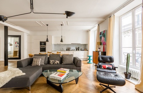 Bonne-Nouvelle Apartment | Stylish & Spacious 3BR Apartment short walk from Les Grands Boulevards, by Veeve