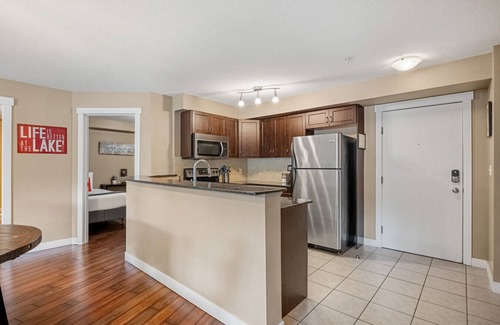 East Kootenay Condo | Stylish | Spacious | Pool | Hot Tub | Lake Front