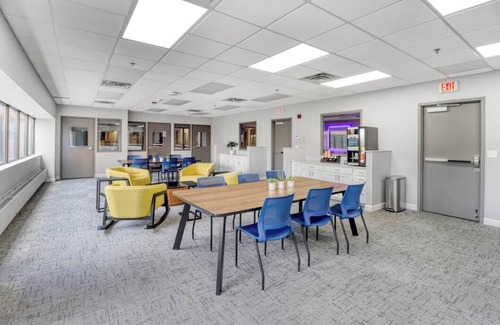 South Loop Apartment | Stylish Stay by Mall of America