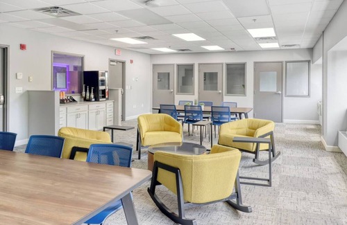 South Loop Apartment | Stylish Stay by Mall of America