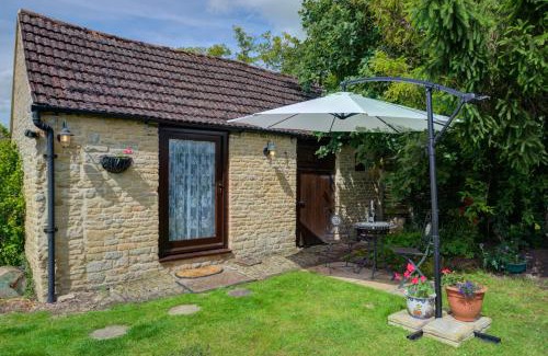 Ufford Apartment | Stylish Stay for Work and Leisure - Free Parking and Walk to Stamford