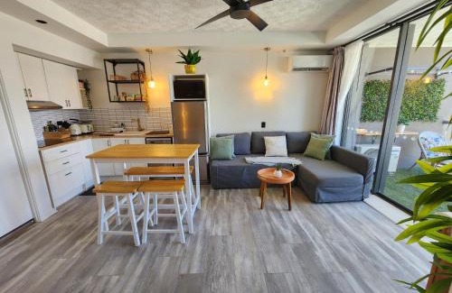 Surfers Paradise Apartment | Stylish Studio Apartment, Holiday Resort, With View, Pool, Spa , Sauna