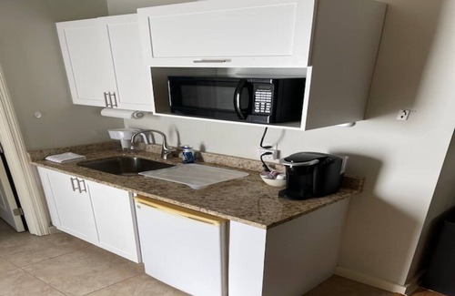 Delray Beach Apartment | Stylish Studio Apt - Near the Beach