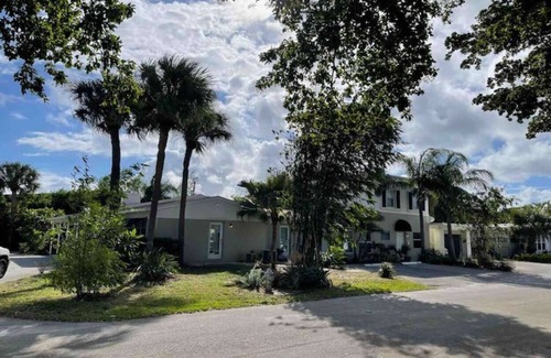 Delray Beach Apartment | Stylish Studio Apt - Near the Beach