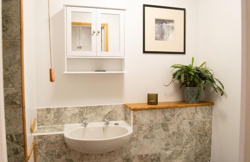 Hammersmith and Fulham Apartment | Stylish Studio Flat in West Kensington