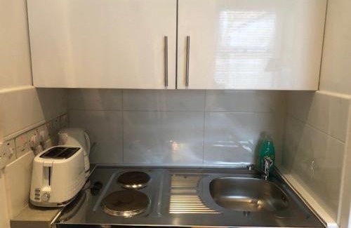 Coldharbour Apartment | Stylish Studio Room in Brixton - E