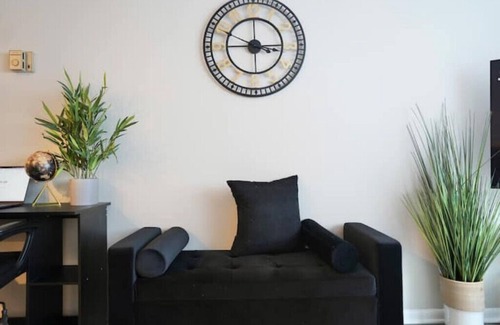 Takoma Apartment | Stylish Studio w/Free Parking/Close to Metro/Fast WIFI