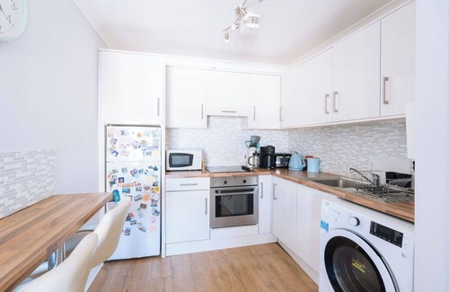 City Centre Dublin Condo | Stylish + Stunning flat in central Dublin!