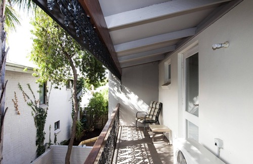 Subiaco Apartment | Stylish Subiaco terrace accommodation