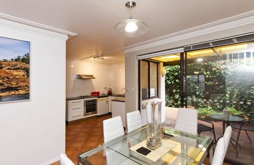 Subiaco Apartment | Stylish Subiaco terrace accommodation
