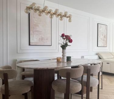 Tyrrelstown House | Stylish SuperKing and King Ensuite Bedrooms in Dublin