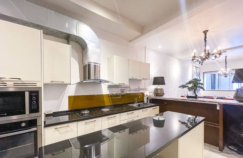 Nimman House | Stylish Townhouse in Nimman Area. Full Kitchen. Quiet Street.