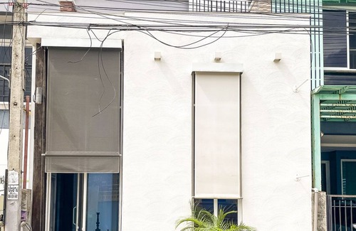Nimman House | Stylish Townhouse in Nimman Area. Full Kitchen. Quiet Street.
