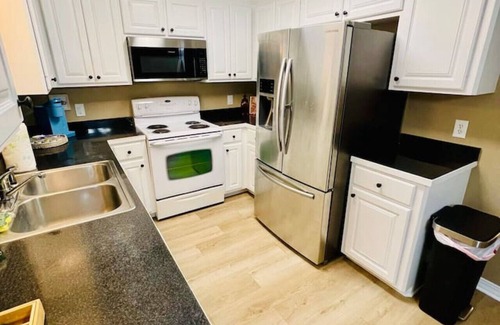 Hammond Apartment | Stylish Townhouse 5 min to downtown Hammond