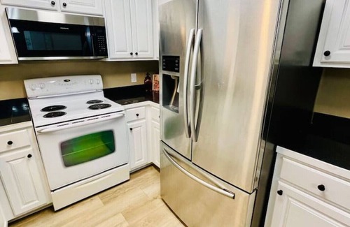Hammond Apartment | Stylish Townhouse 5 min to downtown Hammond