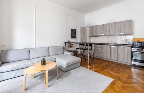 Vinohrady Apartment | Stylish two-bedroom&terrace apartment in Vinohrady