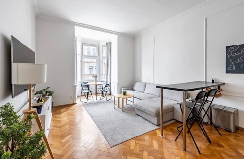 Vinohrady Apartment | Stylish two-bedroom&terrace apartment in Vinohrady