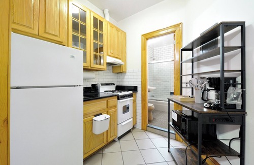 Central Park South Apartment | Stylish UES Studio | Steps from Central Park & Restaurants