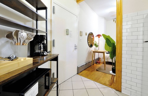 Central Park South Apartment | Stylish UES Studio | Steps from Central Park & Restaurants