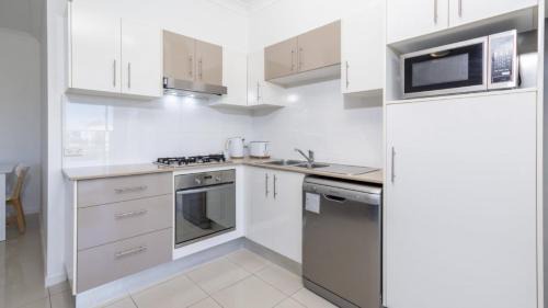 Bellara House | Stylish Unit With Water Views