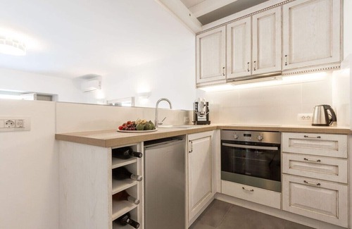 Akrotiri Villa | Stylish Villa with Private Pool | Family-Friendly Retreat