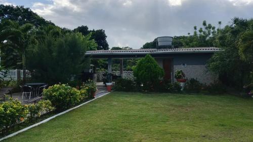 Camaragibe House | Suíte em uma reserva ambiental com piscina