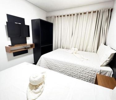 Barra Grande Apartment | Suíte S2 Cama casal 1 solteiro banheiro · Alicena Suítes na Ponta do Mutá S2