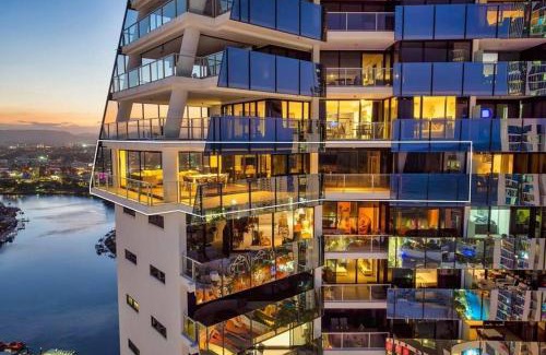 Surfers Paradise Apartment | Sub-Penthouse Dream in Circle on Cavill - Hosted by Coastal Letting Co.