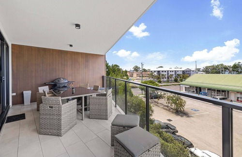 Bellara Apartment | Sub-penthouse With Water Views