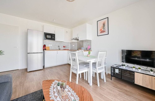 Pierrefitte-sur-Seine Apartment | Sublime Appart Tram Parking 4pers
