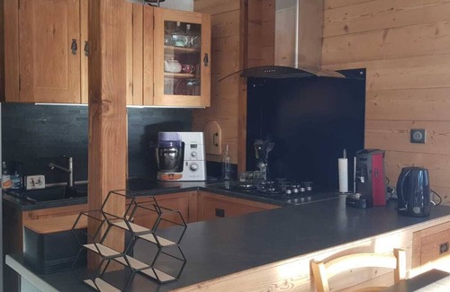 Les Deserts Apartment | Sublime mountain chalet-style apartment