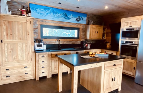Les Angles Ski Chalet | SUBLIME VIEWS-Upper Chalet-180m2 AUX ANGLES -16pers on 3300m2-near the center