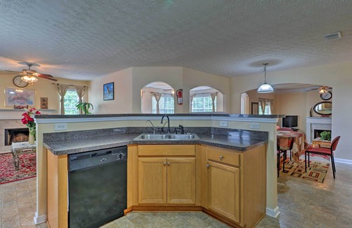 Cliftondale House | Suburban Atlanta Vacation Home - 20 Mi to Downtown