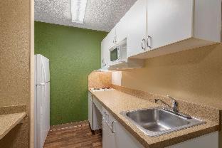 Columbus Hotel | Suburban Studios Columbus Bradley Park