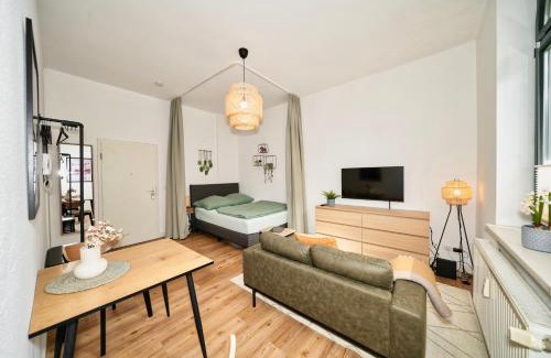 Sudenburg Apartment | SudenburgNest - Studio-Apartment mit iPad, Boxspringbett, Netflix & Waschmaschine
