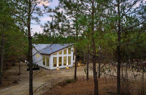 Broken Bow House | Sugar in the Pines - Luxury Honeymoon Cabin