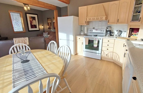Sunburst Estates Ski Chalet | Sugar Pine Suite 2bd Kitchen Hot tub Get a Quote! Longer stay=lower rates.