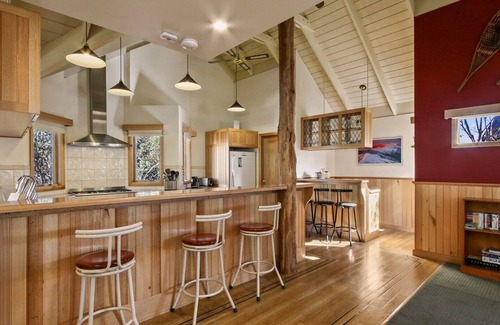 Dinner Plain Ski Chalet | Sugarloaf - Dinner Plain
