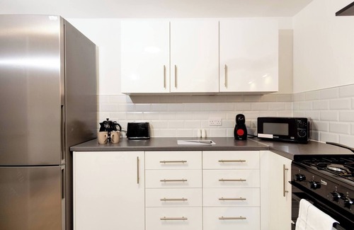 Oldham Bed & Breakfast | Suite 1: Lovely Ensuite in Oldham Sociable House