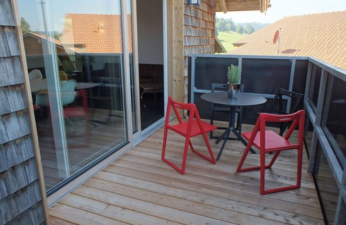 Waging am See Apartment | Suite 2, bis 4 Personen und Kleinkind, Balkon, Maisonette, 90m²
