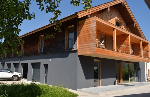 Waging am See Apartment | Suite 2, bis 4 Personen und Kleinkind, Balkon, Maisonette, 90m²