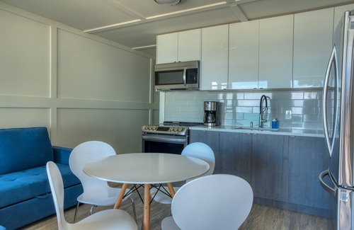 Wainfleet Cottage | Suite 208: Beautiful 1-Bedroom Beachfront Suite