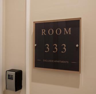 Arenella House | SUITE 33