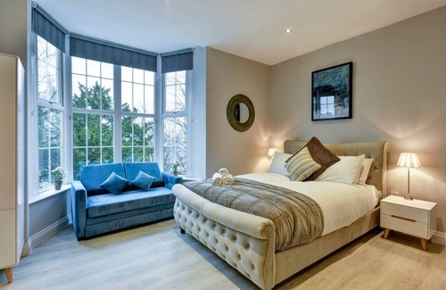 Clifton Apartment | Suite 4 at 31 Meridian- Hopewell
