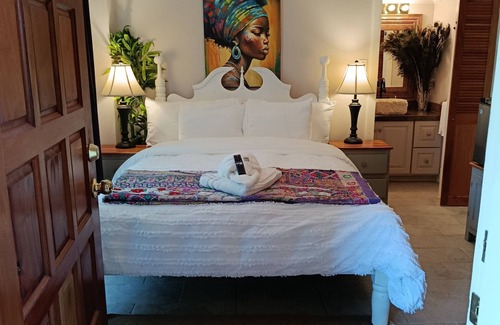 Caye Caulker House | Suite 5 (Queen Bed)