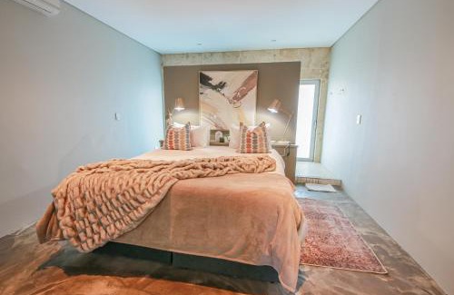 Windhoek Apartment | Suite 9 The Village