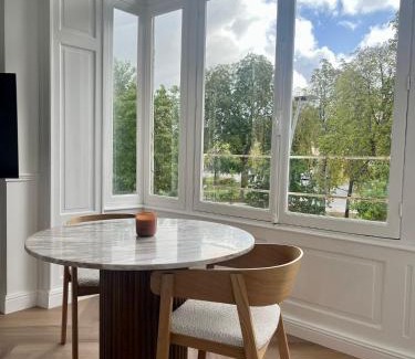 Charleville-Mezieres Apartment | Suite Arche - Maison les Arcades au pied de la Gare de Charleville-Mézières